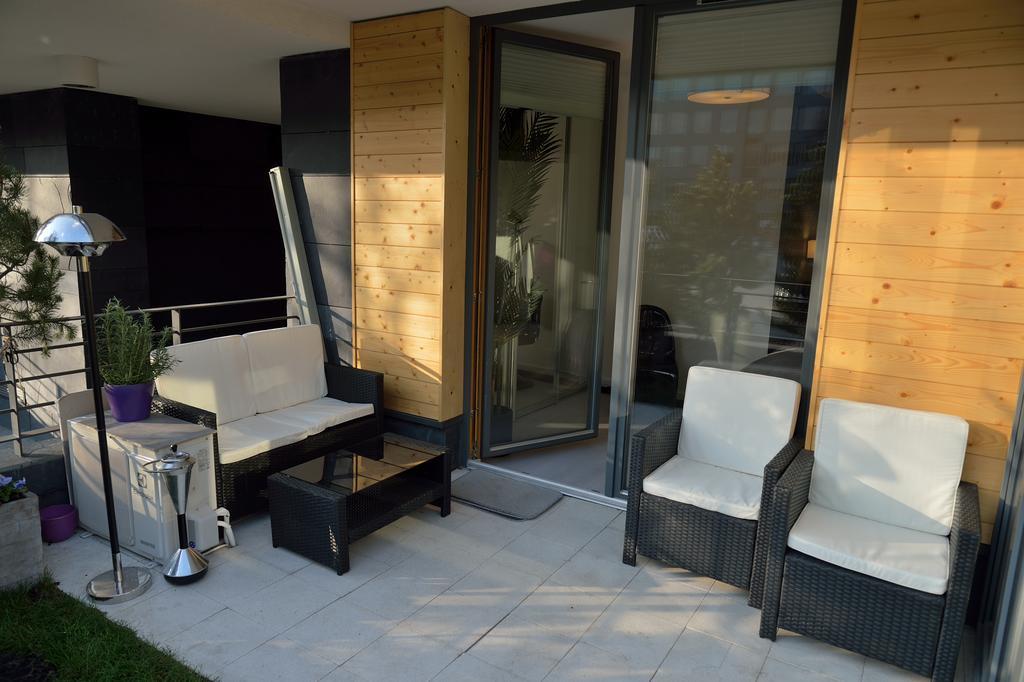 Garden Apartment Cracow- Shopping Mall 1Min, Underground Parking, Family Friendly, City Center Krasków Exteriör bild