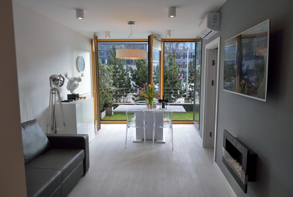 Garden Apartment Cracow- Shopping Mall 1Min, Underground Parking, Family Friendly, City Center Krasków Exteriör bild