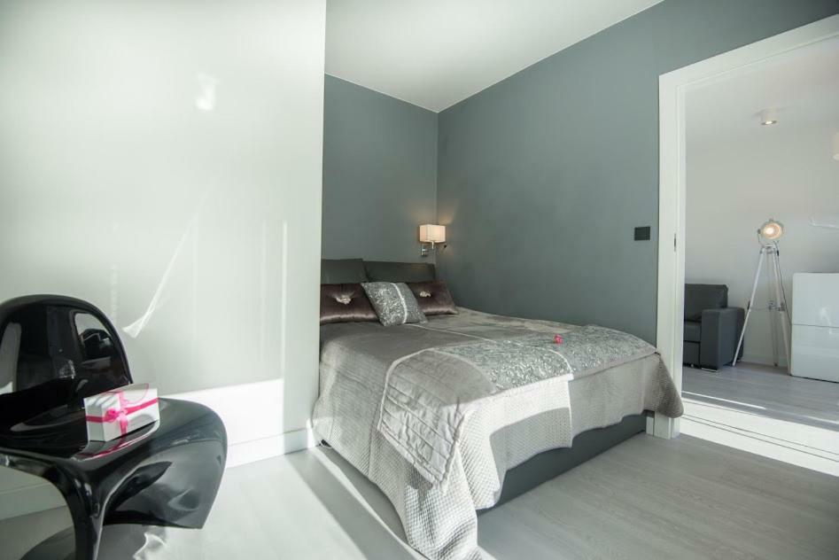 Garden Apartment Cracow- Shopping Mall 1Min, Underground Parking, Family Friendly, City Center Krasków Exteriör bild