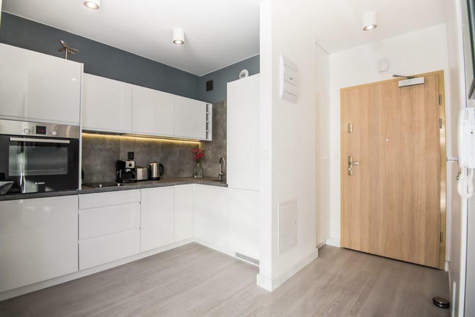 Garden Apartment Cracow- Shopping Mall 1Min, Underground Parking, Family Friendly, City Center Krasków Exteriör bild